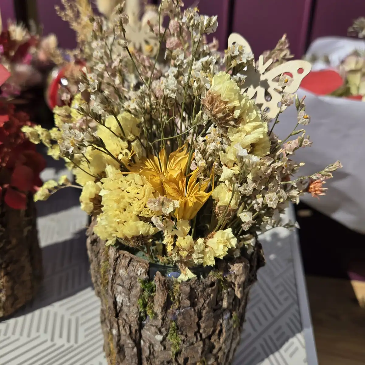 Pot en écorces et fleurs séchées